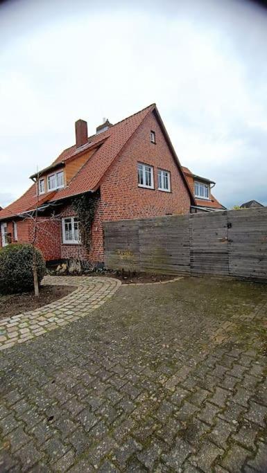 Gemuetliche Souterrain Wohnung Luneburg Exterior photo